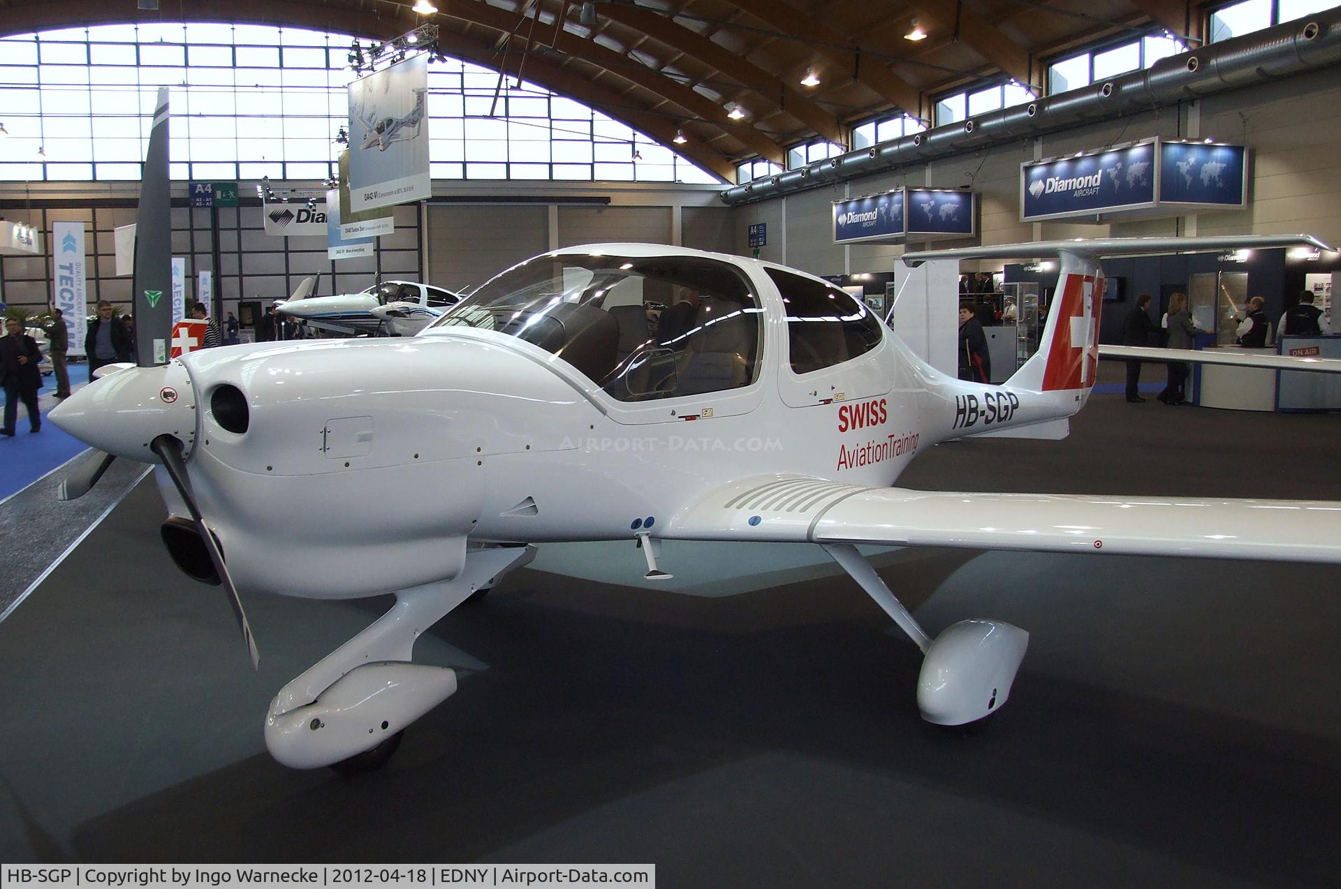HB-SGP, 2012 Diamond DA-40NG Diamond Star C/N 40.N058, Diamond DA-40 NG Diamond Star at the Aero 2012, Friedrichshafen