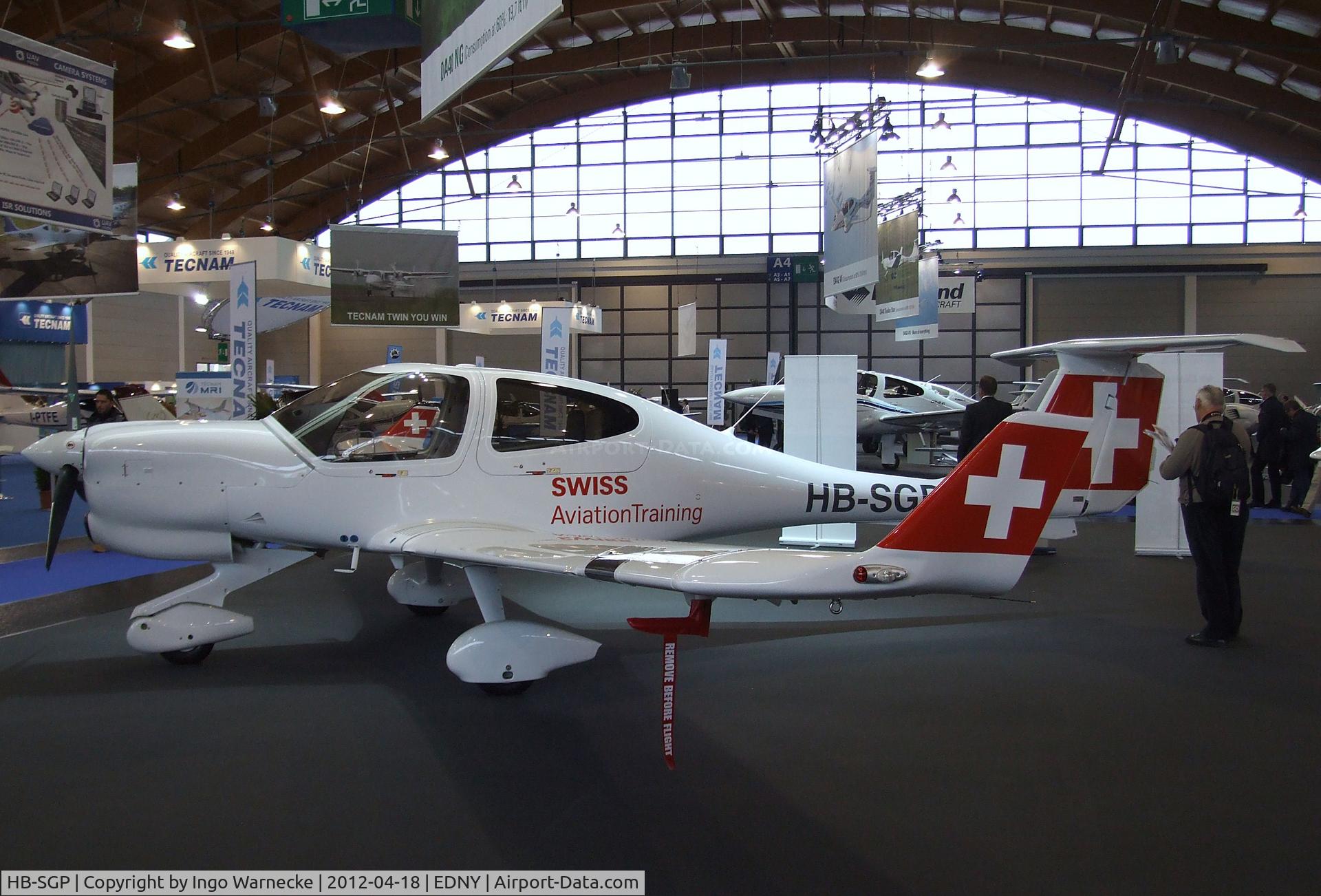 HB-SGP, 2012 Diamond DA-40NG Diamond Star C/N 40.N058, Diamond DA-40 NG Diamond Star at the Aero 2012, Friedrichshafen