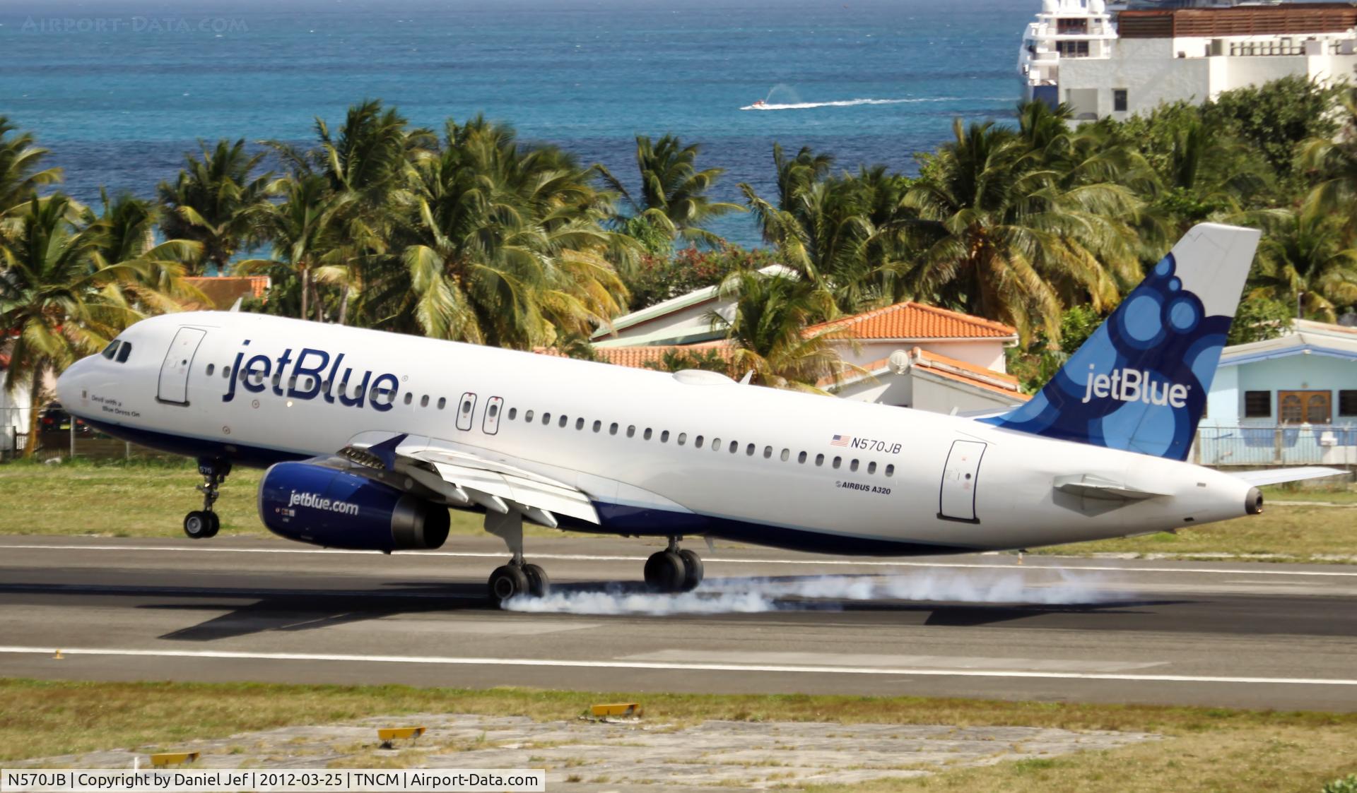 N570JB, 2003 Airbus A320-232 C/N 2099, N570JB
