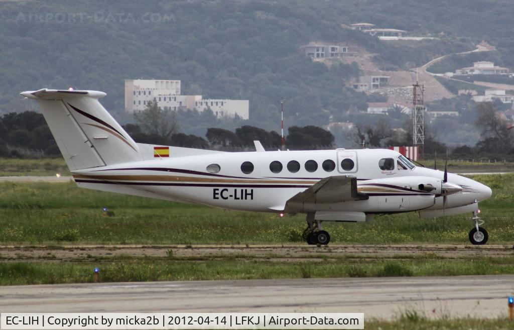 EC-LIH, 2010 Hawker Beechcraft B200GT King Air C/N BY-102, taxiing