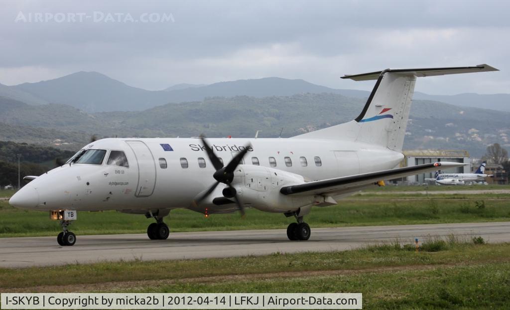 I-SKYB, 1988 Embraer EMB-120RT Brasilia C/N 120087, taxiing