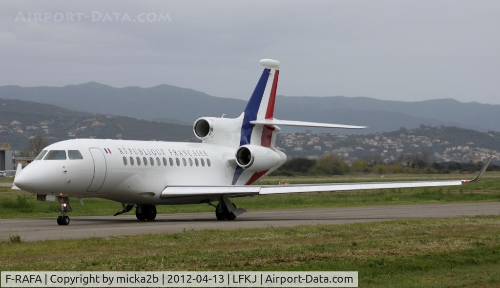 F-RAFA, 2009 Dassault Falcon 7X C/N 068, taxiing with N.Sarkozy on board