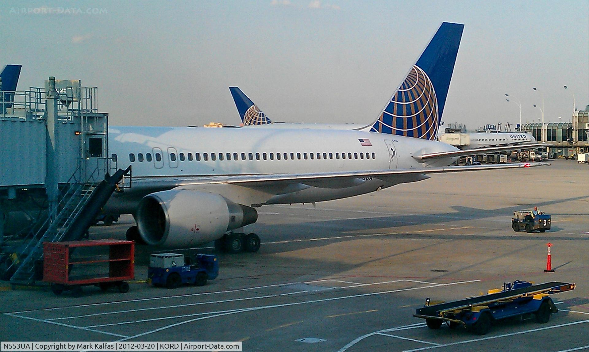N553UA, 1992 Boeing 757-222 C/N 25277, United Airlines Boeing 757-222, UAL557 at gate C25 KORD loading for an early evening trip to Las Vegas/KLAS.