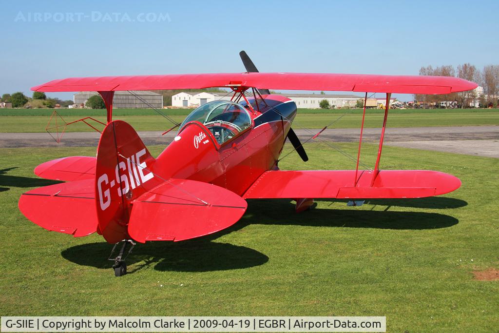 G-SIIE, 1984 Christen Pitts S-2B Special C/N 5057, Pitts S-2B Special, Breighton Airfield, April 2009.