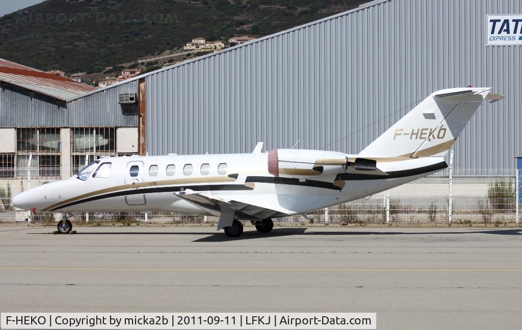 F-HEKO, 2002 Cessna 525A CitationJet CJ2 C/N 525A-0080, Parked