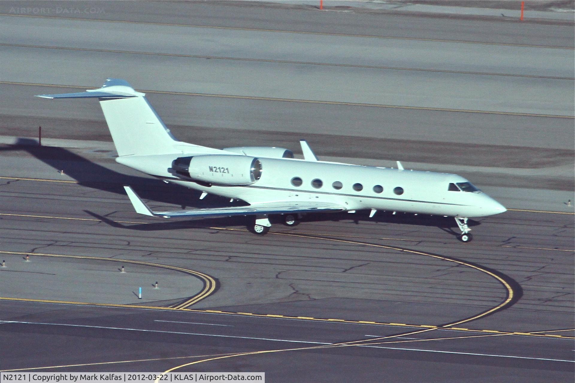 N2121, 1989 Gulfstream Aerospace Gulfstream IV C/N 1117, AVN AIR LLC. GULFSTREAM AEROSPACE G-IV TWY H KLAS.