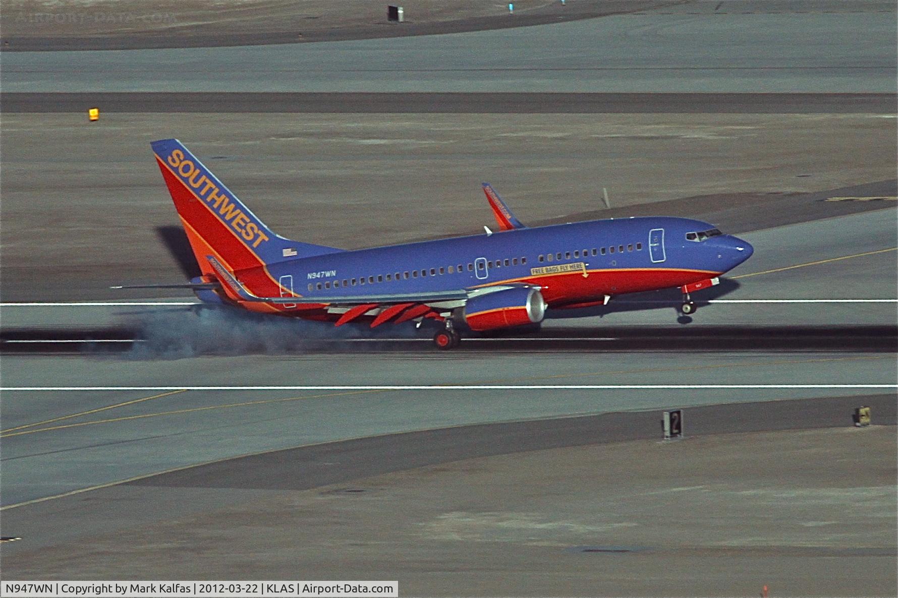 N947WN, 2010 Boeing 737-7H4 C/N 36924, Southwest Airlines Boeing 737-7H4, N947WN arriving RWY 19L McCarren International/KLAS.