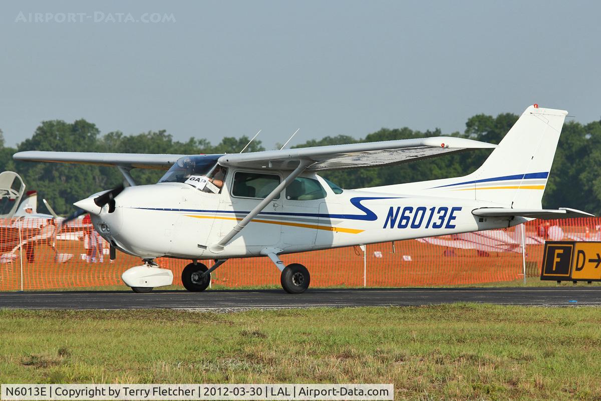 N6013E, 1978 Cessna 172N C/N 17271983, At 2012 Sun N Fun
