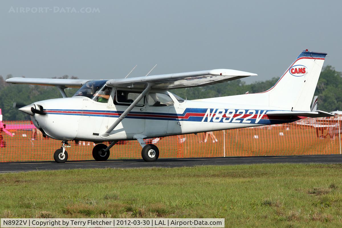 N8922V, 1974 Cessna 172M C/N 17264279, At 2012 Sun N Fun