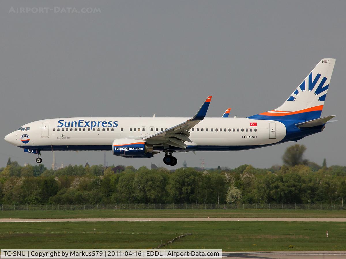 TC-SNU, 2010 Boeing 737-8HC C/N 40756, Canon EOS 550D / 18 - 135 mm