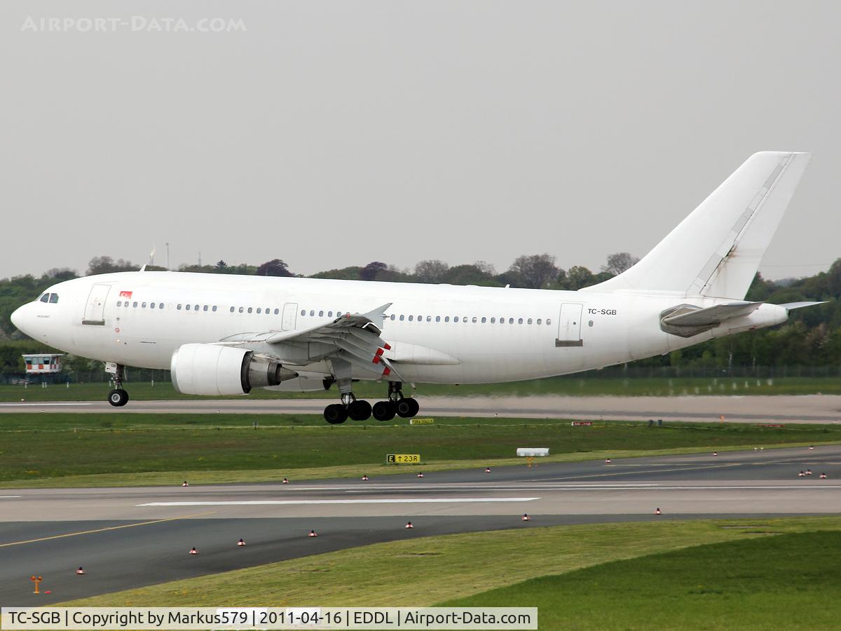 TC-SGB, 1990 Airbus A310-304 C/N 562, Canon EOS 550D / 18 - 135 mm