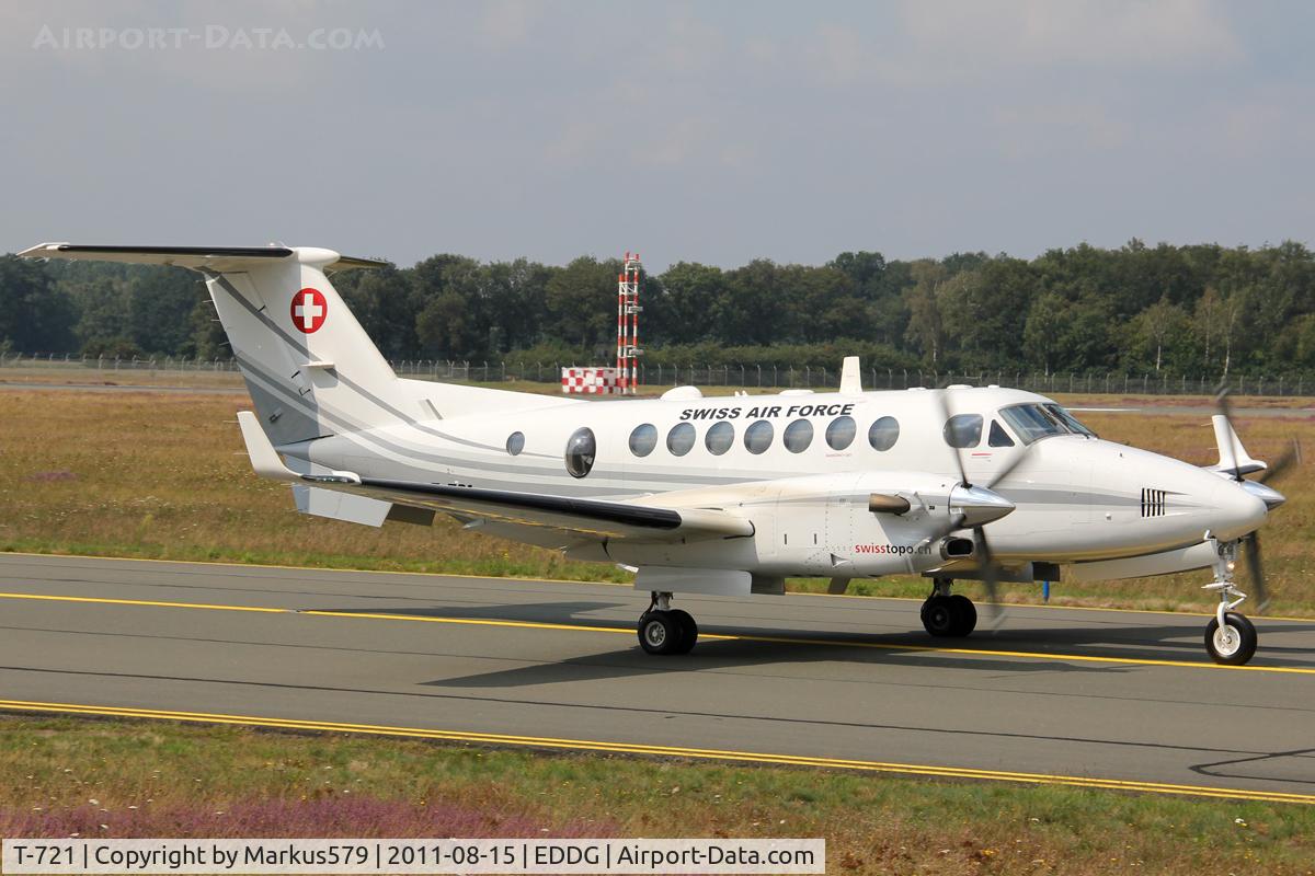 T-721, 1993 Beech Super King Air 350 C/N FN-1, Canon EOS 550D / 18 - 135 mm