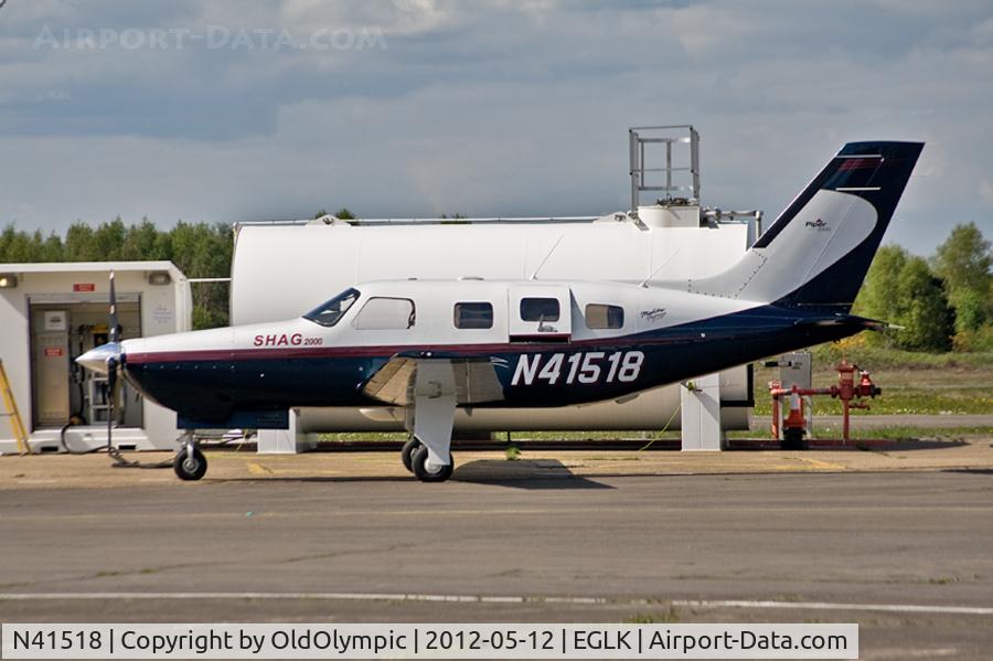 N41518, 2000 Piper PA-46-350P Malibu Mirage C/N 46-36302, Refuelled for departure to Fairoaks
