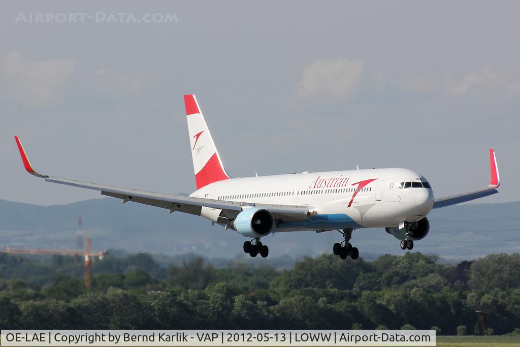 OE-LAE, 2000 Boeing 767-3Z9/ER C/N 30383, Shortly before touching down on Rwy 34