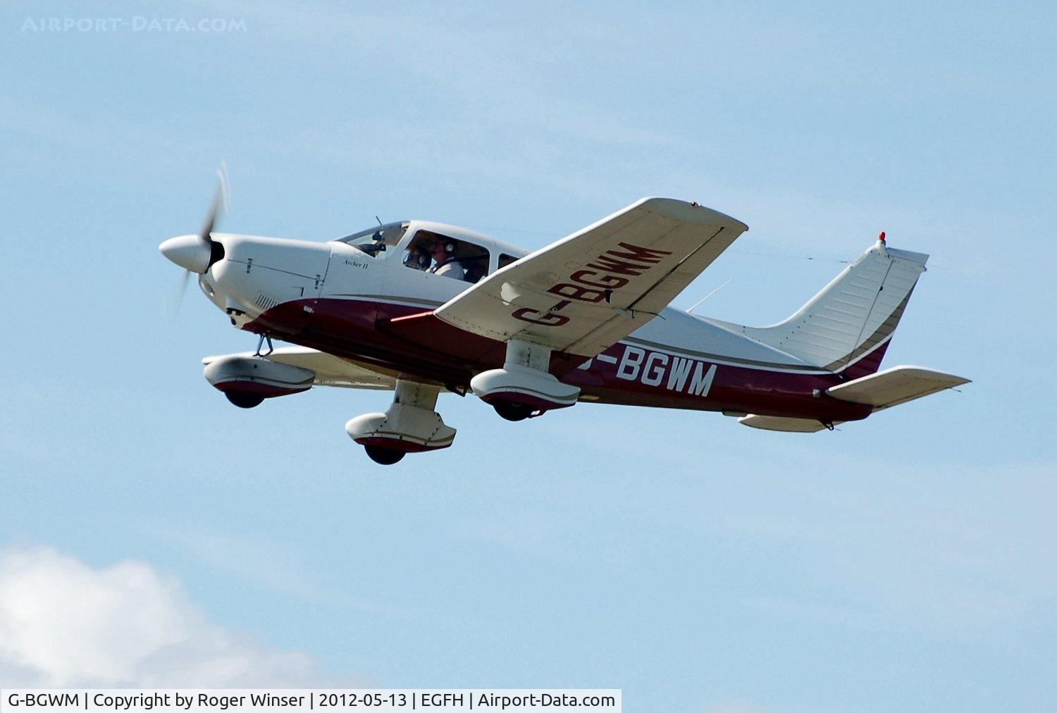 G-BGWM, 1979 Piper PA-28-181 Cherokee Archer II C/N 28-7990458, Departing Runway 22.