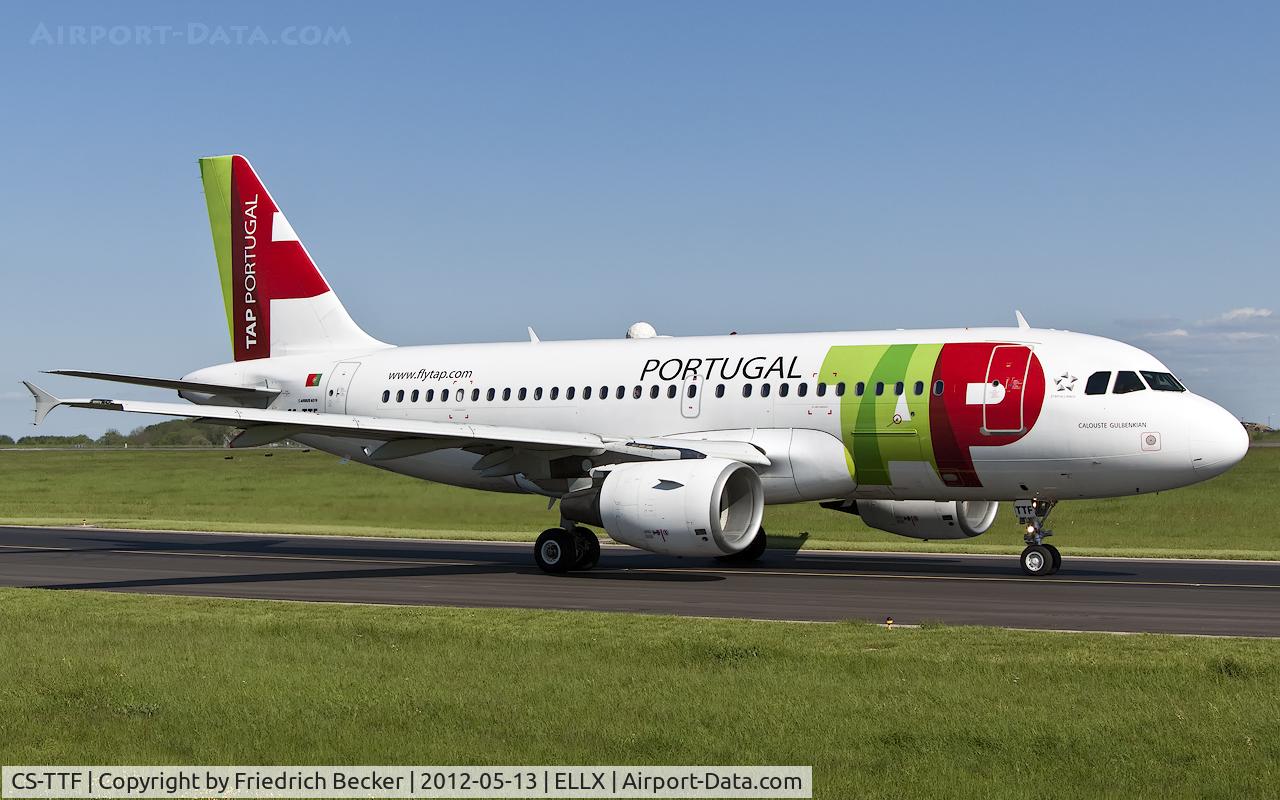 CS-TTF, 1998 Airbus A319-111 C/N 837, taxying to the active