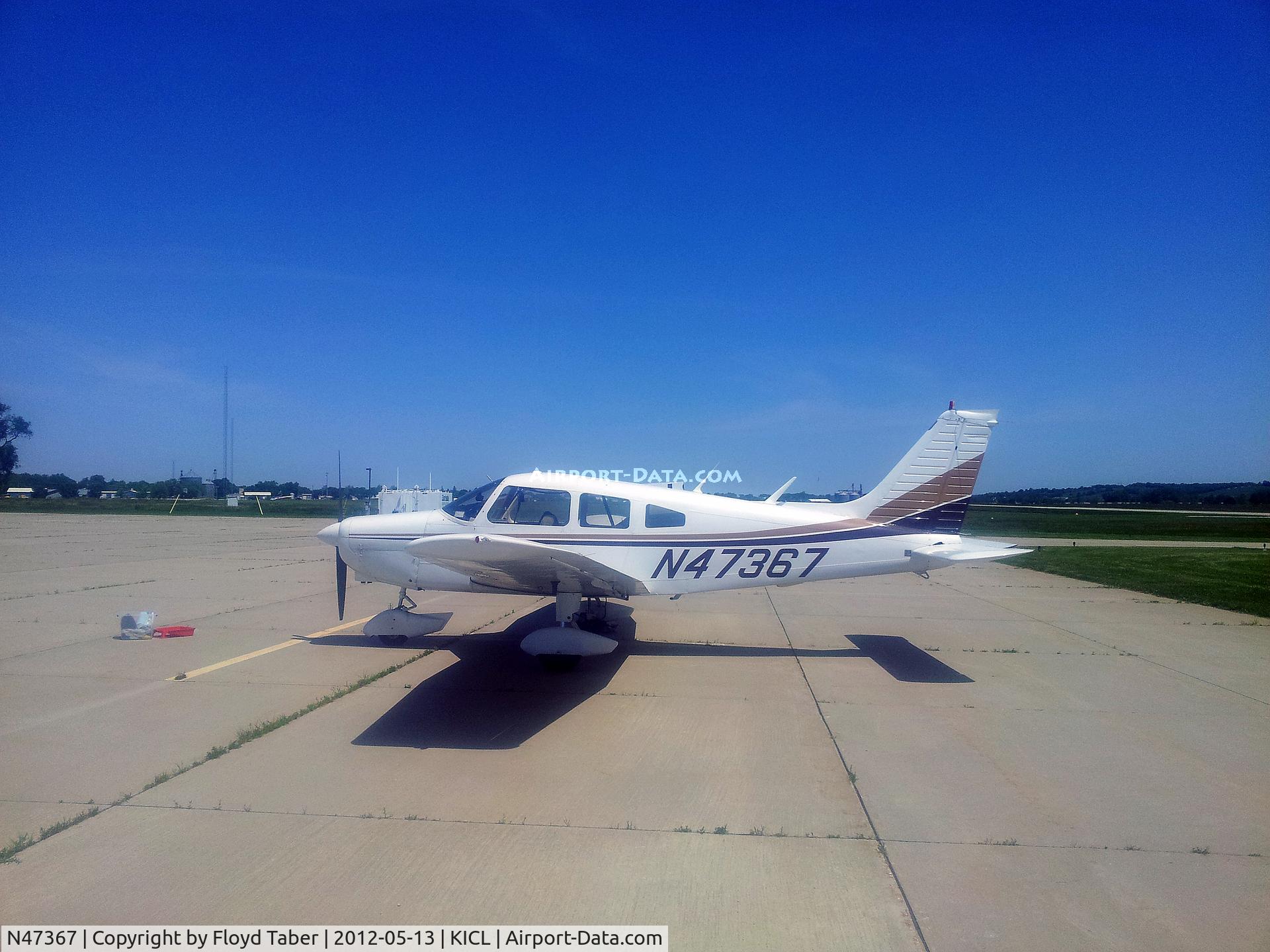 N47367, 1977 Piper PA-28-161 C/N 28-7816062, On the Ramp Clarinda working on the Compass Rose