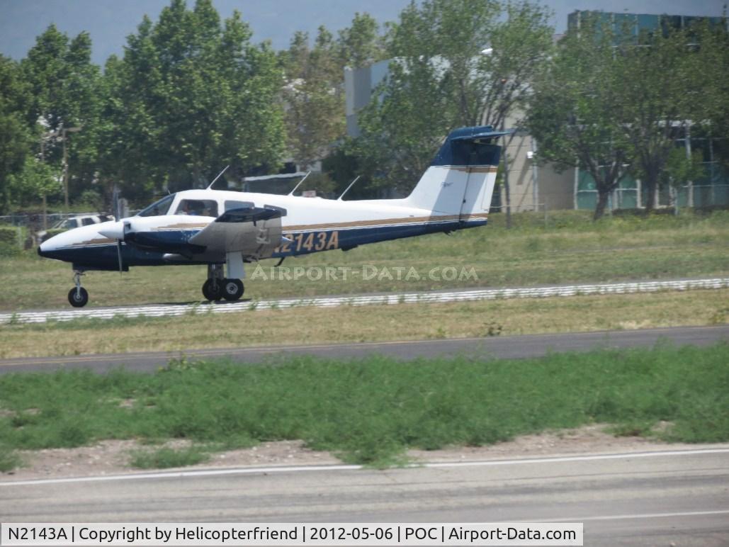 N2143A, 1978 Piper PA-44-180 Seminole C/N 44-7995085, Touching down and starting rollout