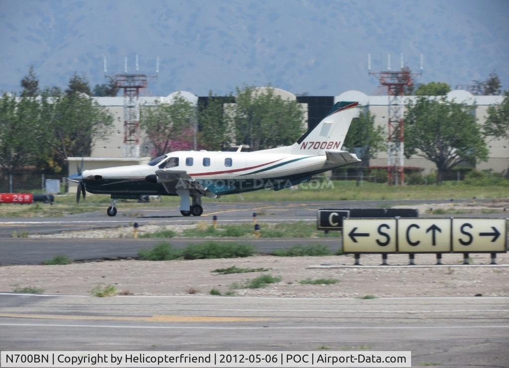 N700BN, 2001 Socata TBM-700 C/N 203, Rolling out westbound passing taxiway Cocco