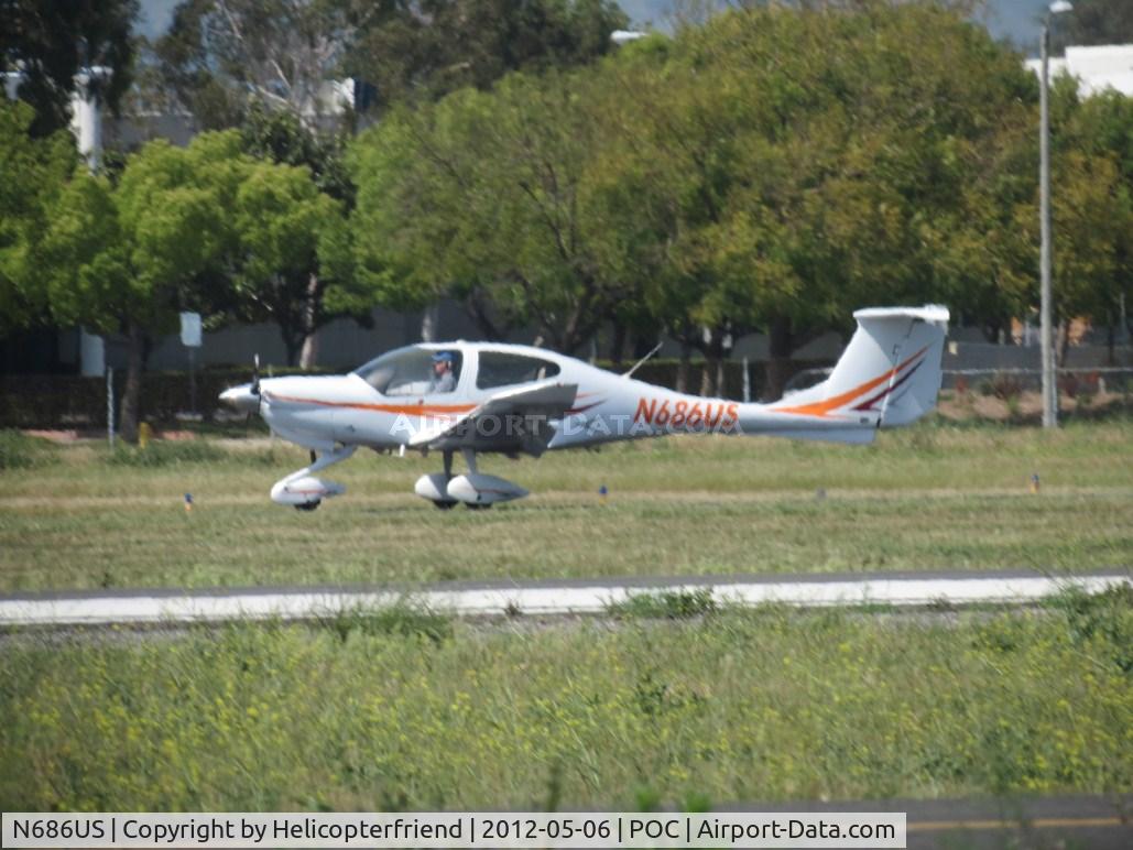 N686US, 2006 Diamond DA-40 Diamond Star C/N 40.640, Touching down and rolling out