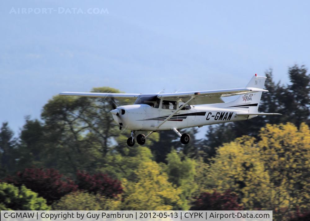 C-GMAW, 2001 Cessna 172S C/N 172S8763, Landing