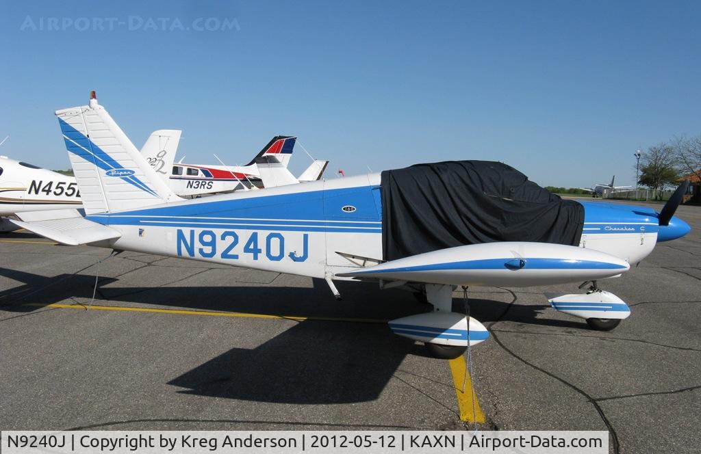 N9240J, 1966 Piper PA-28-180 C/N 28-3314, Piper PA-28-180 Cherokee on the line.
