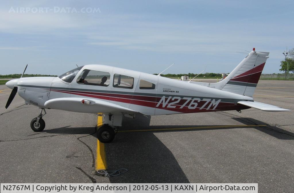 N2767M, 1977 Piper PA-28-181 C/N 28-7890266, Piper PA-28-181 Cherokee on the line.
