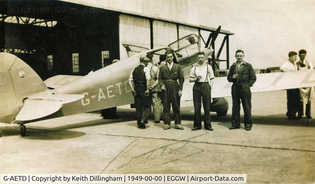 G-AETD, 1938 Percival P-10 Vega Gull C/N K.46, G-AETD Percival P10 Vega Gull, at Percival Aircraft Ltd, Luton Airport sometime after Nov 1949 with the Detail Fitters during a break.