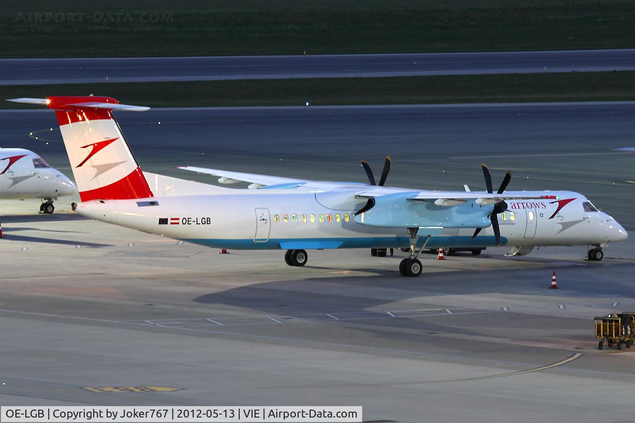 OE-LGB, 1999 De Havilland Canada DHC-8-402Q Dash 8 C/N 4015, Austrian arrows