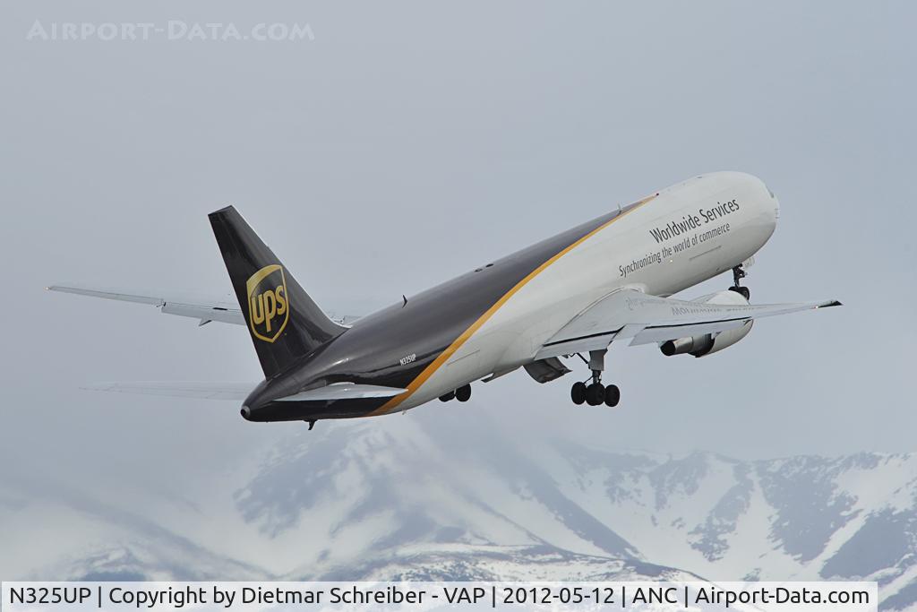 N325UP, 1998 Boeing 767-34AF C/N 27751, UPS Boeing 767-300