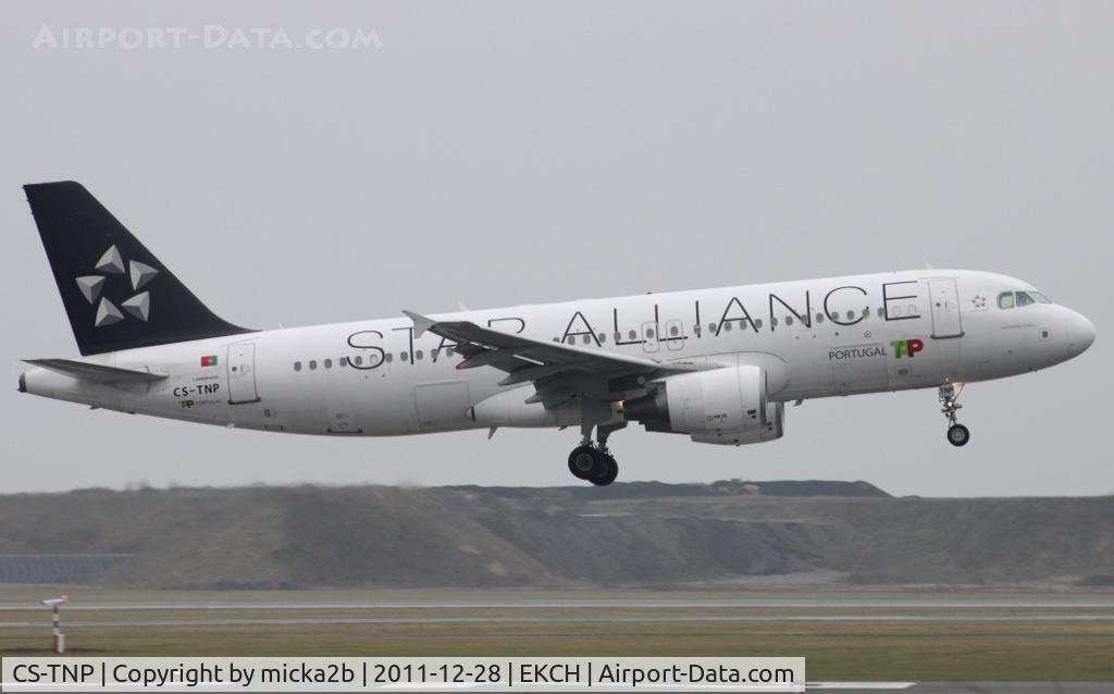 CS-TNP, 2004 Airbus A320-214 C/N 2178, Landing in 22R from Lisbonne