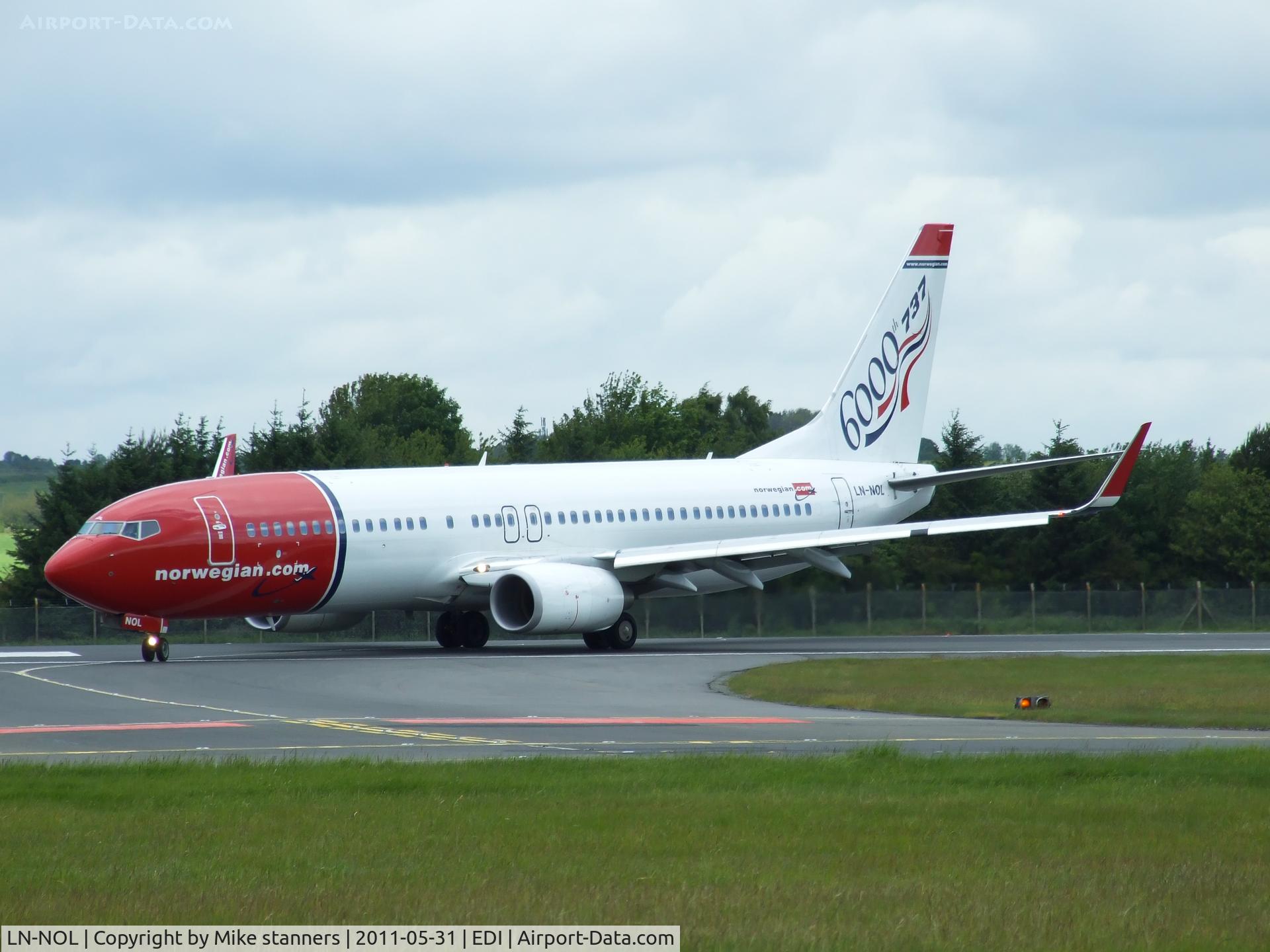 LN-NOL, 2009 Boeing 737-8Q8 C/N 37159, Specially marked B737-800 from Norwegian air shuttle lands on runway 24
