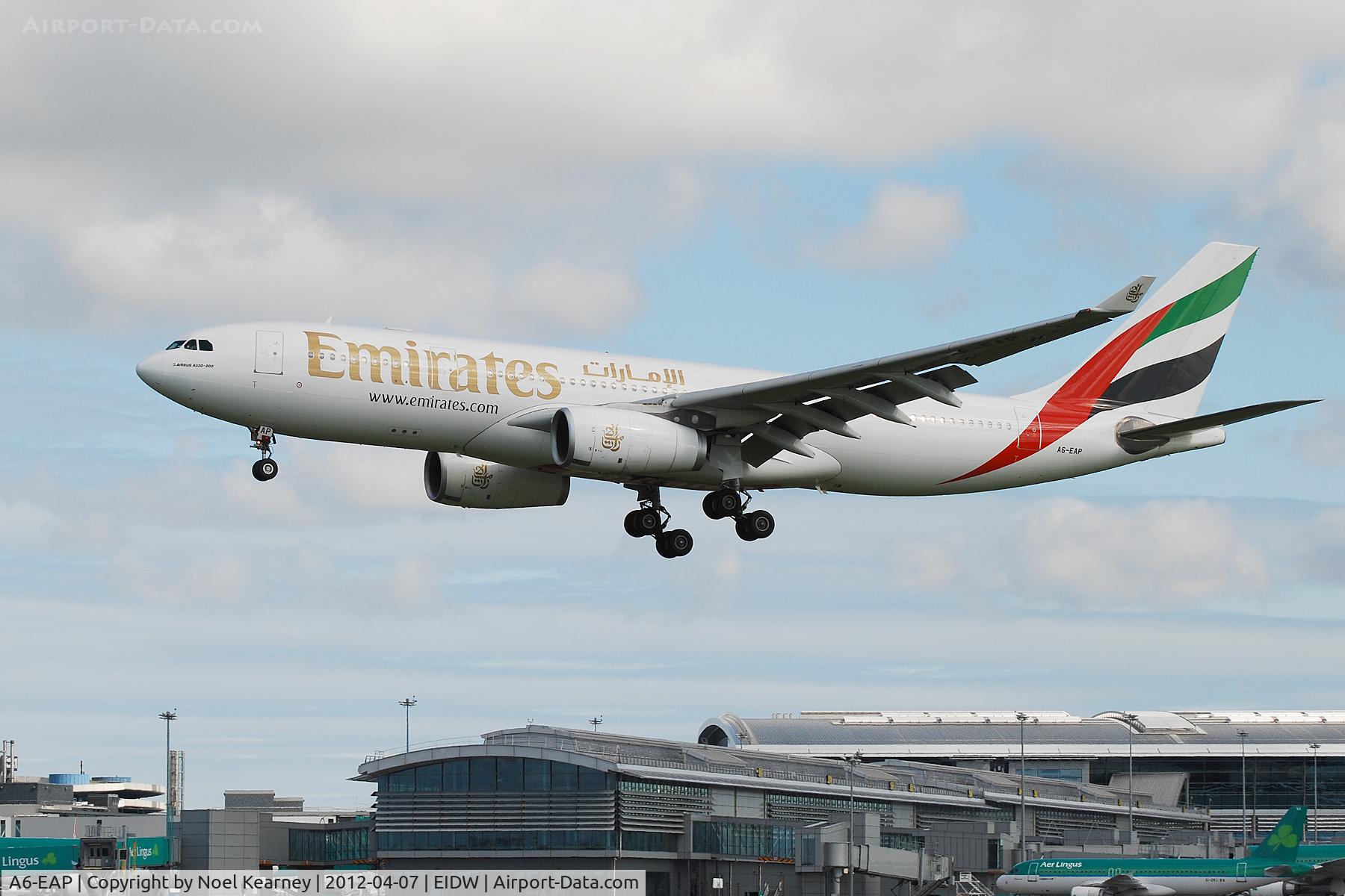 A6-EAP, 2003 Airbus A330-243 C/N 509, Landing Rwy 28 at Dublin Airport