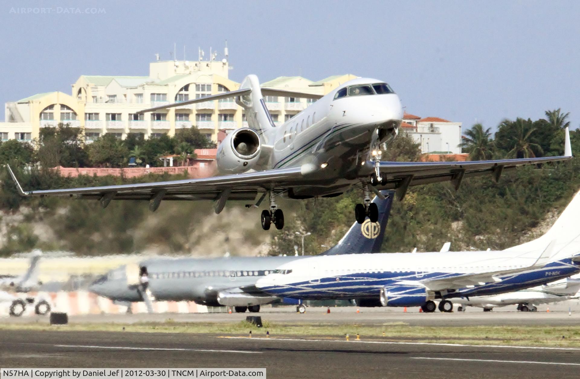 N57HA, 2006 Bombardier Challenger 300 (BD-100-1A10) C/N 20115, N57HA