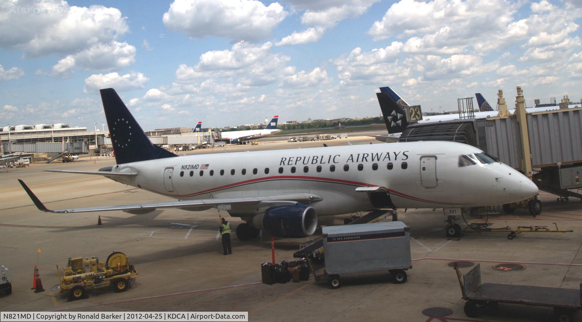 N821MD, 2004 Embraer 170SU (ERJ-170-100SU) C/N 17000042, DCA, VA