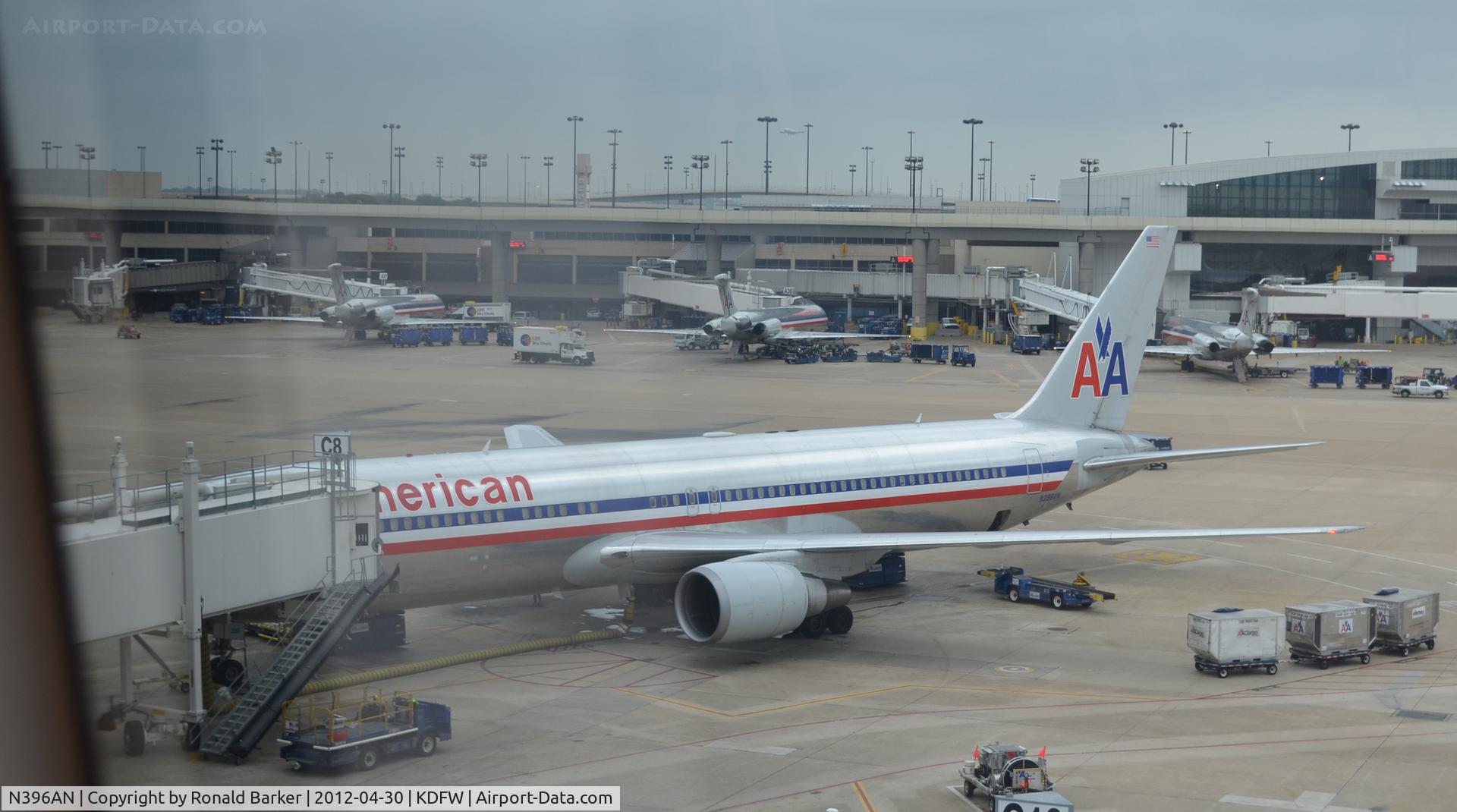 N396AN, 1999 Boeing 767-323/ER C/N 29603, DFW, TX