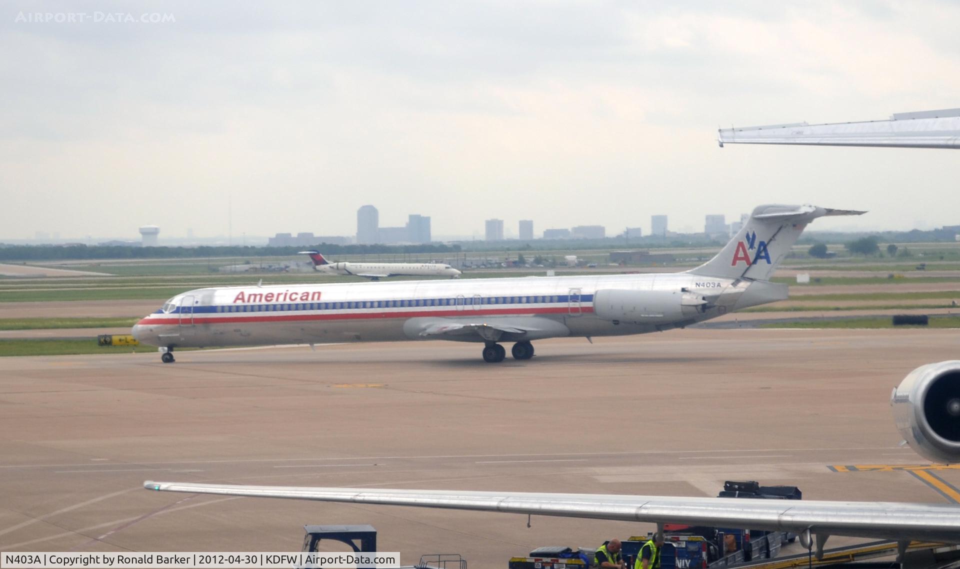 N403A, 1986 McDonnell Douglas MD-82 (DC-9-82) C/N 49314, Taxi DFW, TX