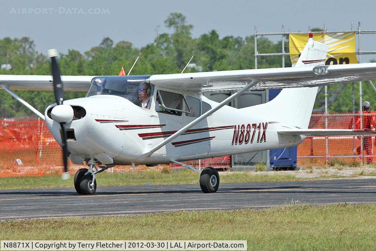 N8871X, 1961 Cessna 182D Skylane C/N 18253271, At 2012 Sun N Fun