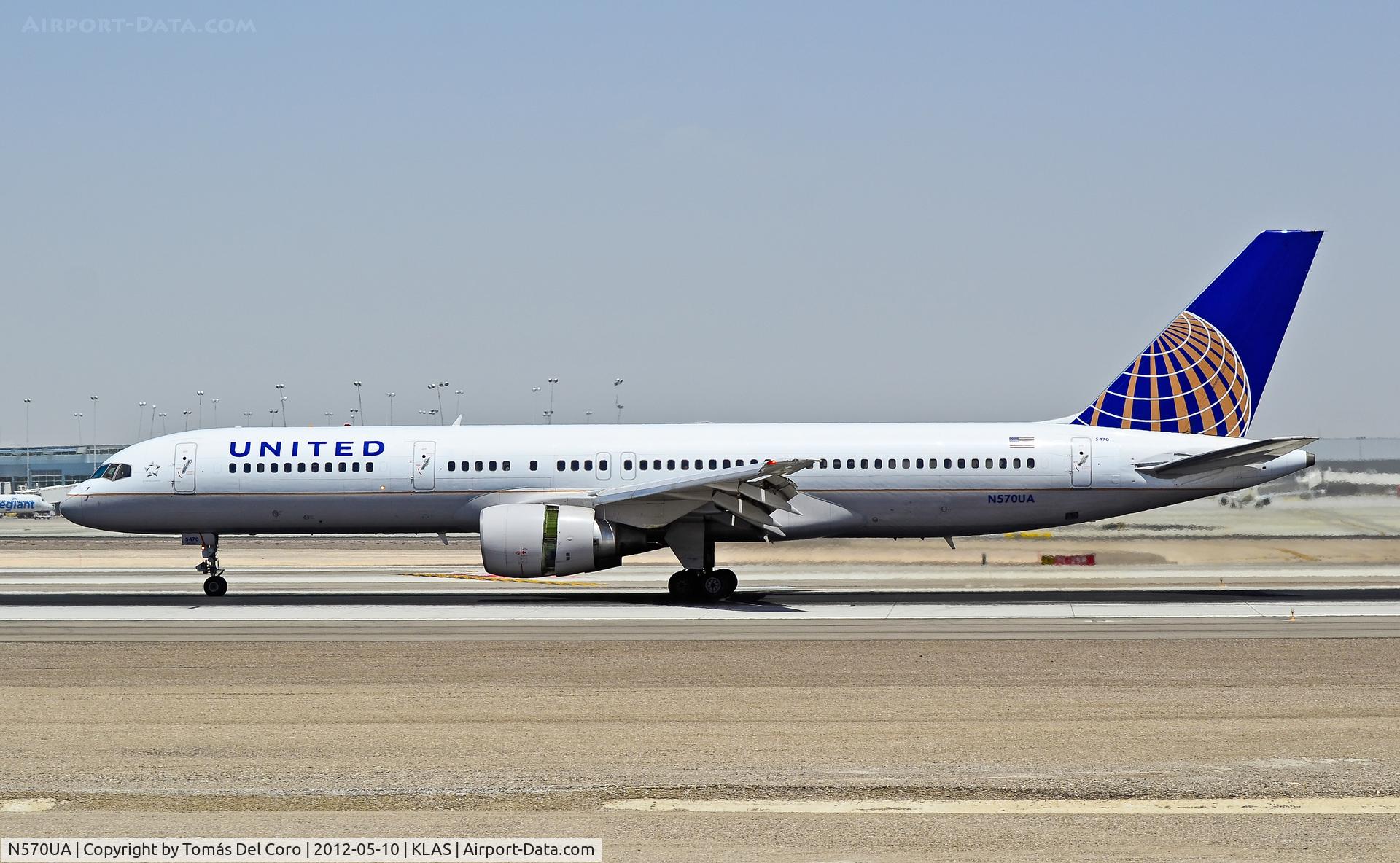 N570UA, 1992 Boeing 757-200(F) C/N 26678, N570UA United Airlines 1992 Boeing 757-222 (cn 26678/501)

- Las Vegas - McCarran International (LAS / KLAS)
USA - Nevada, May 10, 2012
Photo: Tomás Del Coro