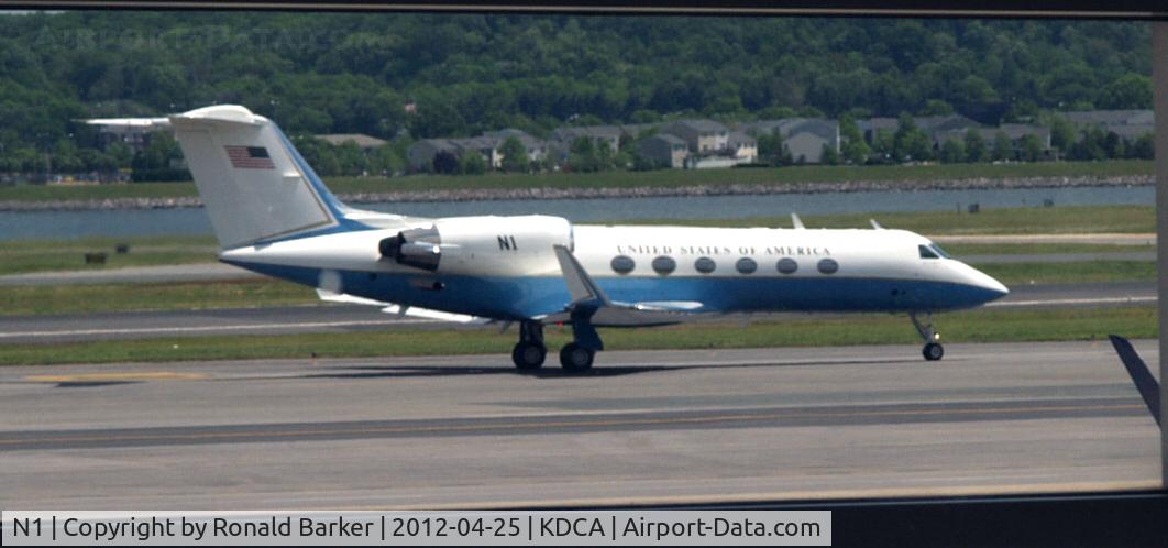 N1, 1988 Gulfstream Aerospace G-IV C/N 1071, DCA, VA