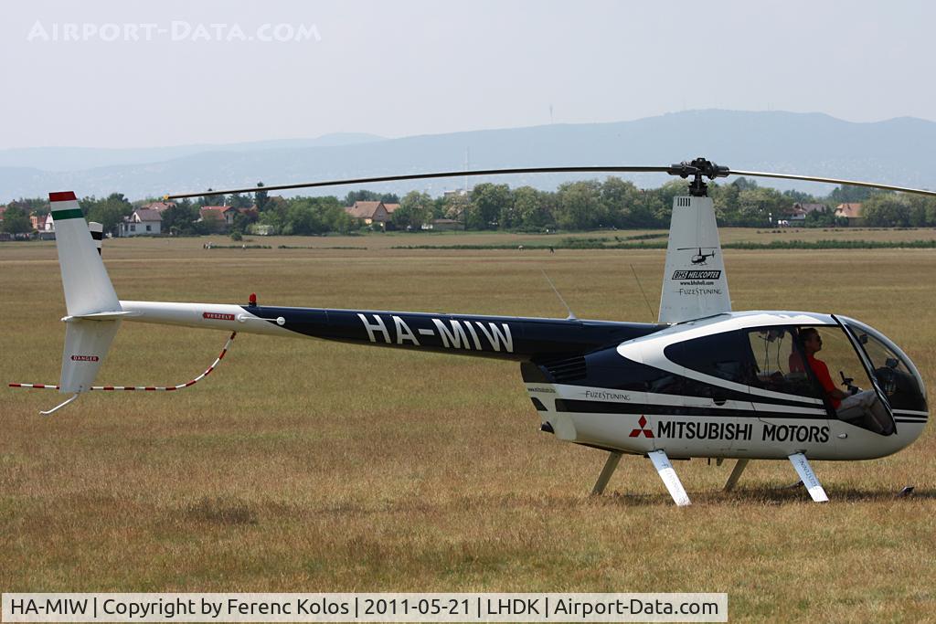 HA-MIW, 1998 Robinson R44 Astro C/N 0543, Airshow