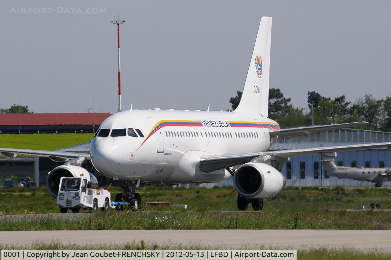 0001, 2001 Airbus ACJ319 (A319-133/CJ) C/N 1468, push to Sogerma