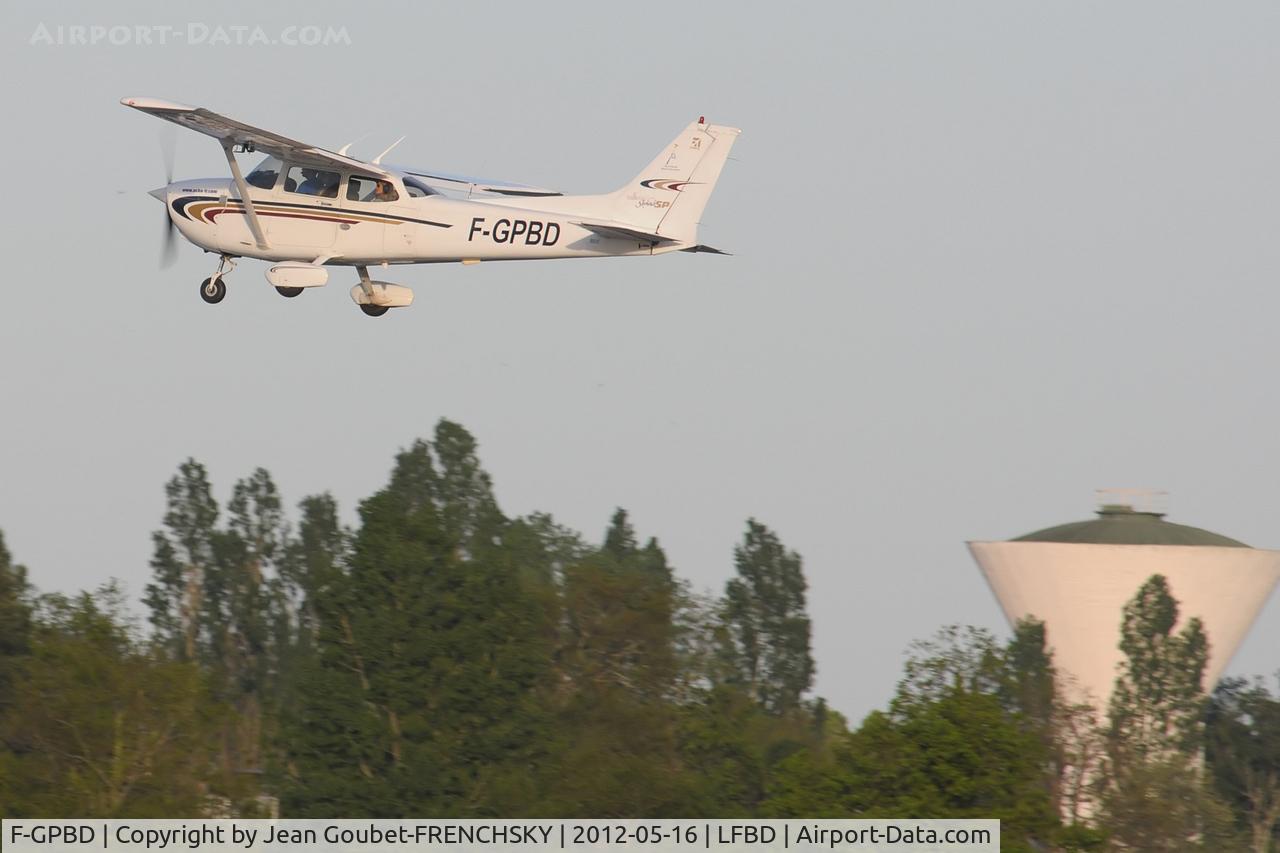 F-GPBD, Cessna 172S C/N 172S8574, touch and go runway 05