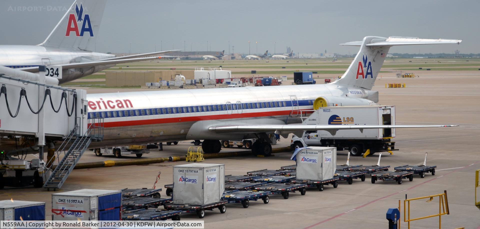 N559AA, 1991 McDonnell Douglas MD-82 (DC-9-82) C/N 53089, DFW, TX