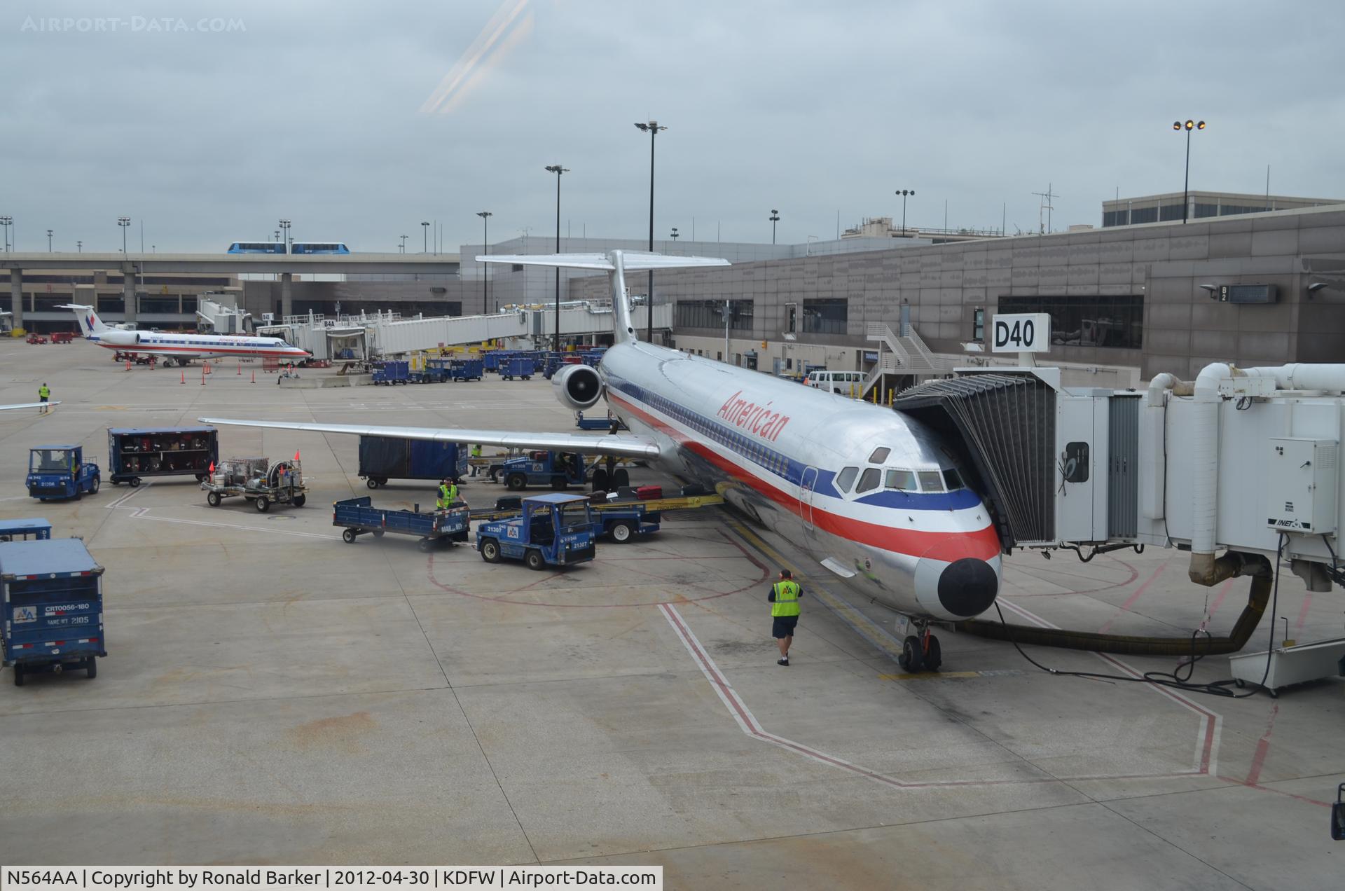 N564AA, 1987 McDonnell Douglas MD-83 (DC-9-83) C/N 49346, DFW, TX