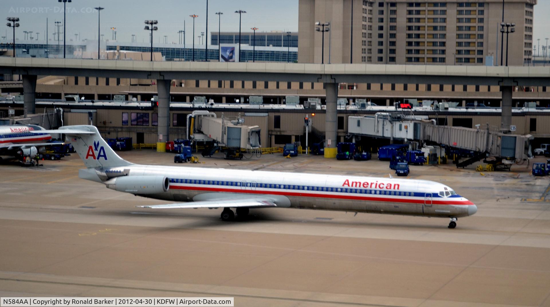 N584AA, 1991 McDonnell Douglas MD-82 (DC-9-82) C/N 53247, DFW, TX