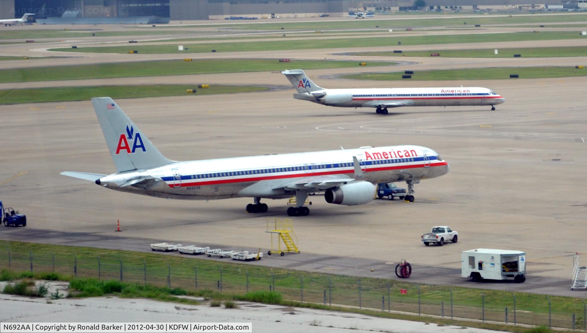 N692AA, 1993 Boeing 757-223 C/N 26972, DFW, TW