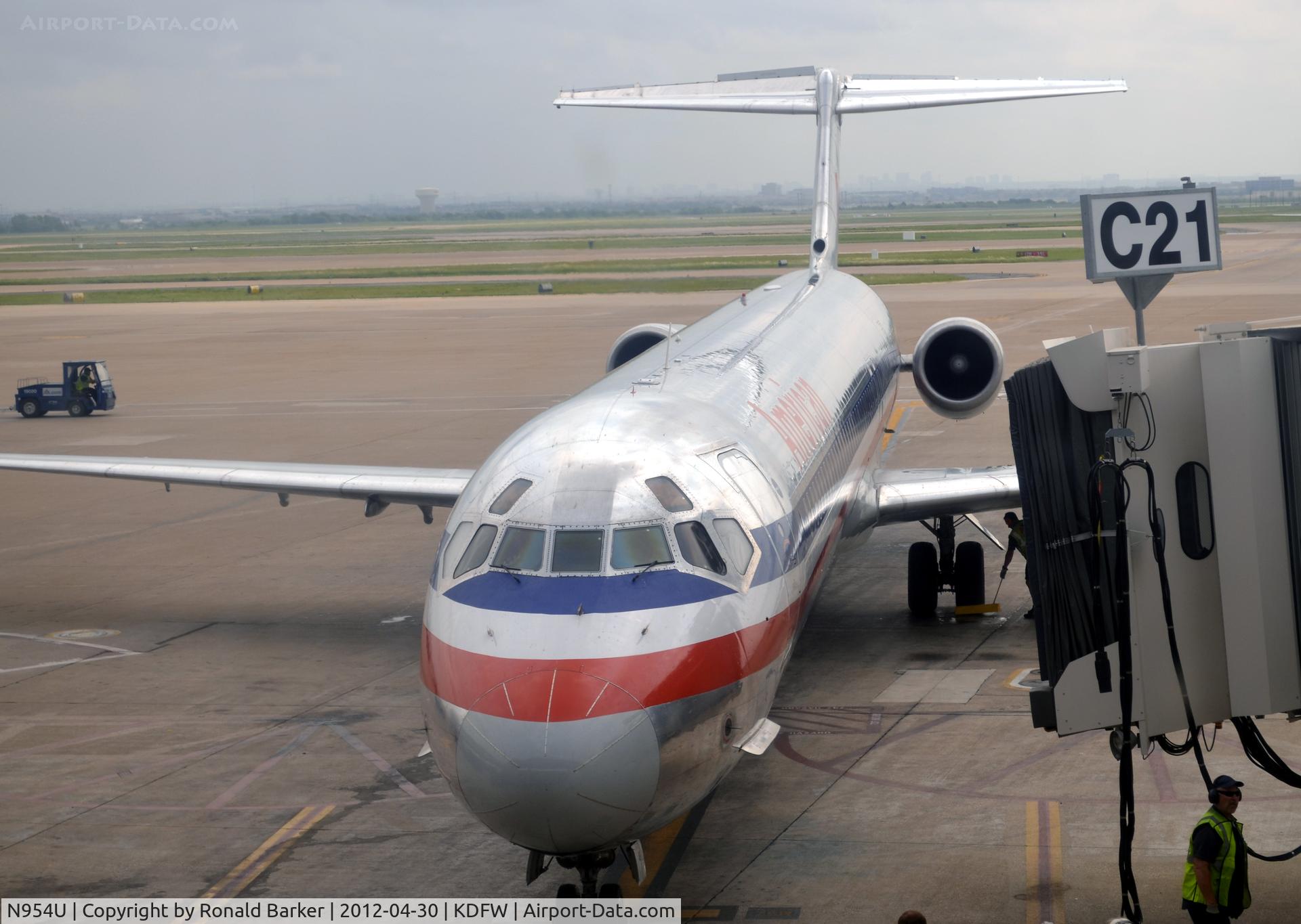N954U, 1987 McDonnell Douglas MD-82 (DC-9-82) C/N 49426, DFW to COS