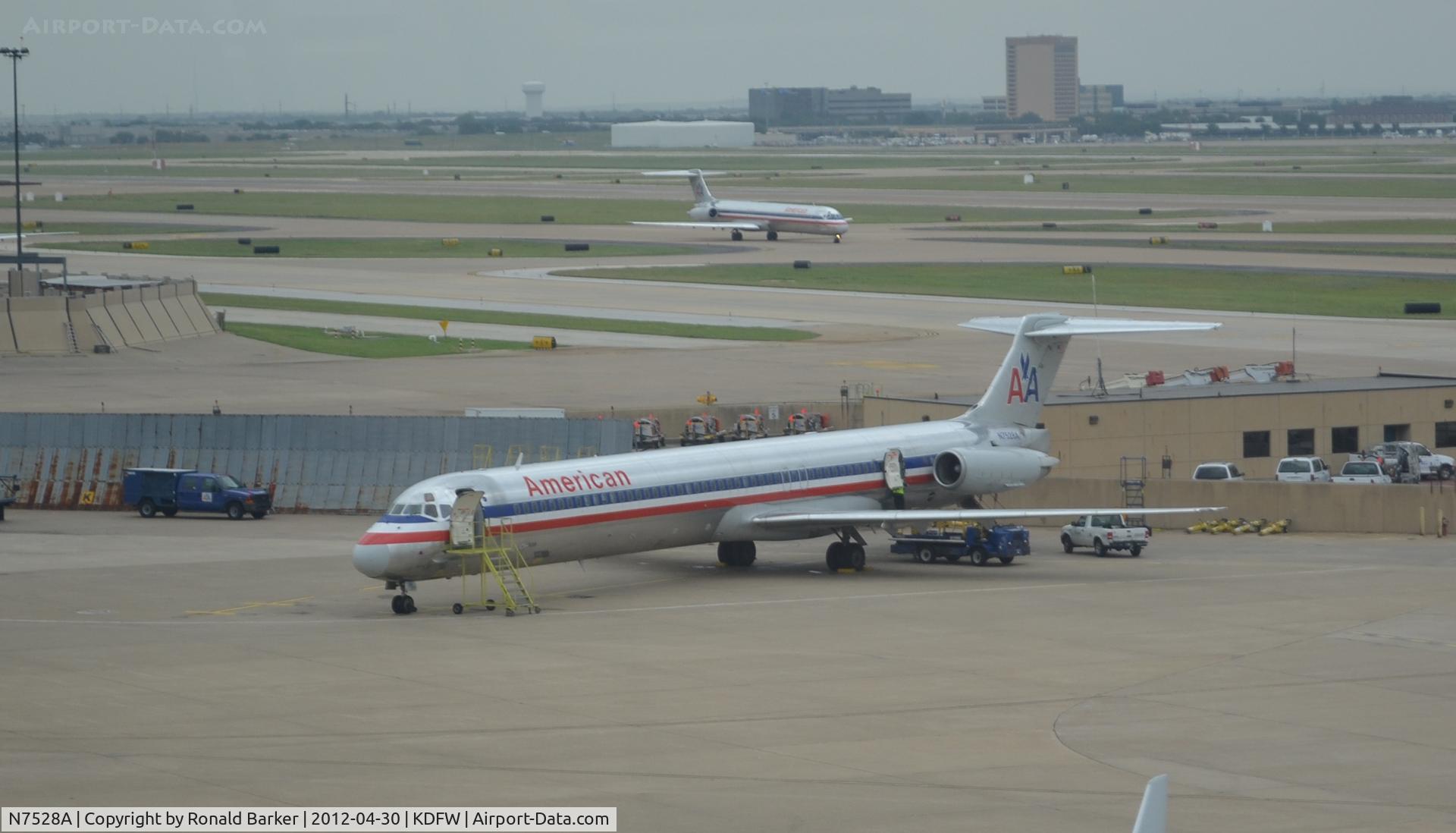 N7528A, 1990 McDonnell Douglas MD-82 (DC-9-82) C/N 49920, DFW, TX