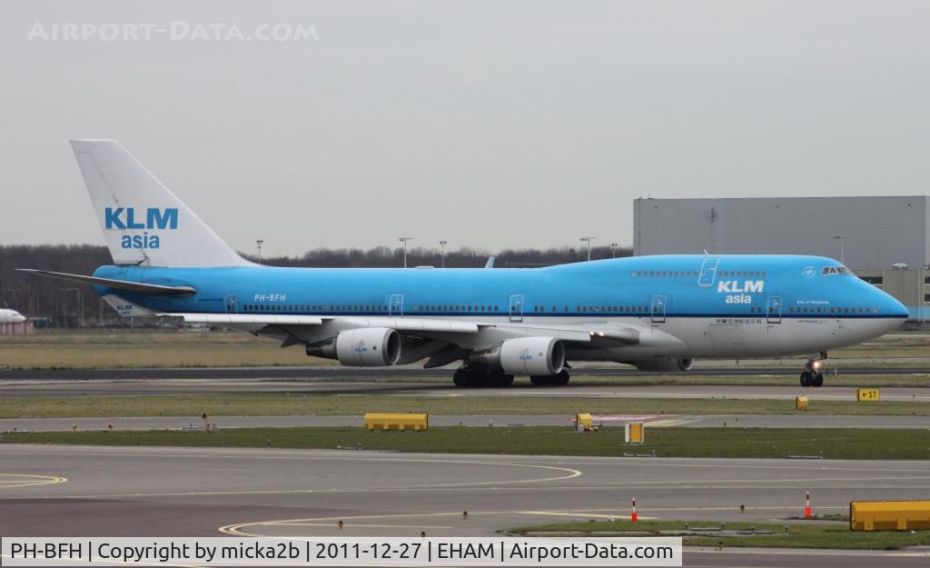PH-BFH, 1990 Boeing 747-406BC C/N 24518, Taxiing. Scrapped in march 2020.